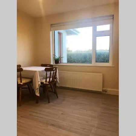 דירה Spacious Seaside 3km From *